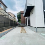 前面道路（駐車場）